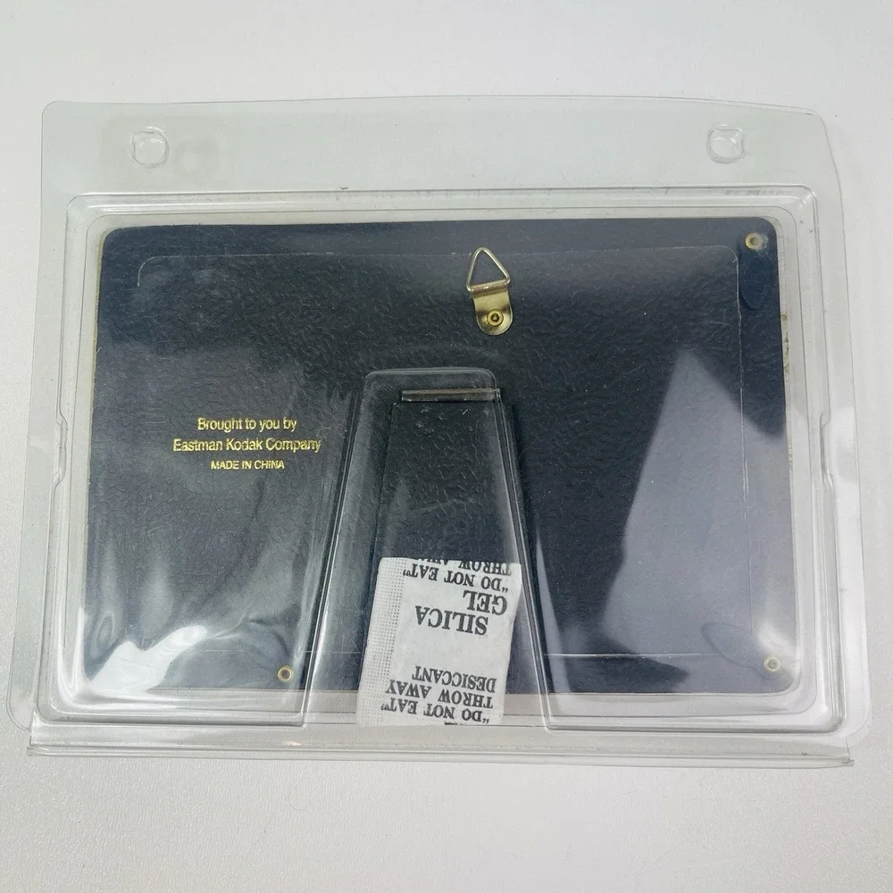 Holiday Memories 2000 Kodak Gold and Silver Snowman Picture Frame